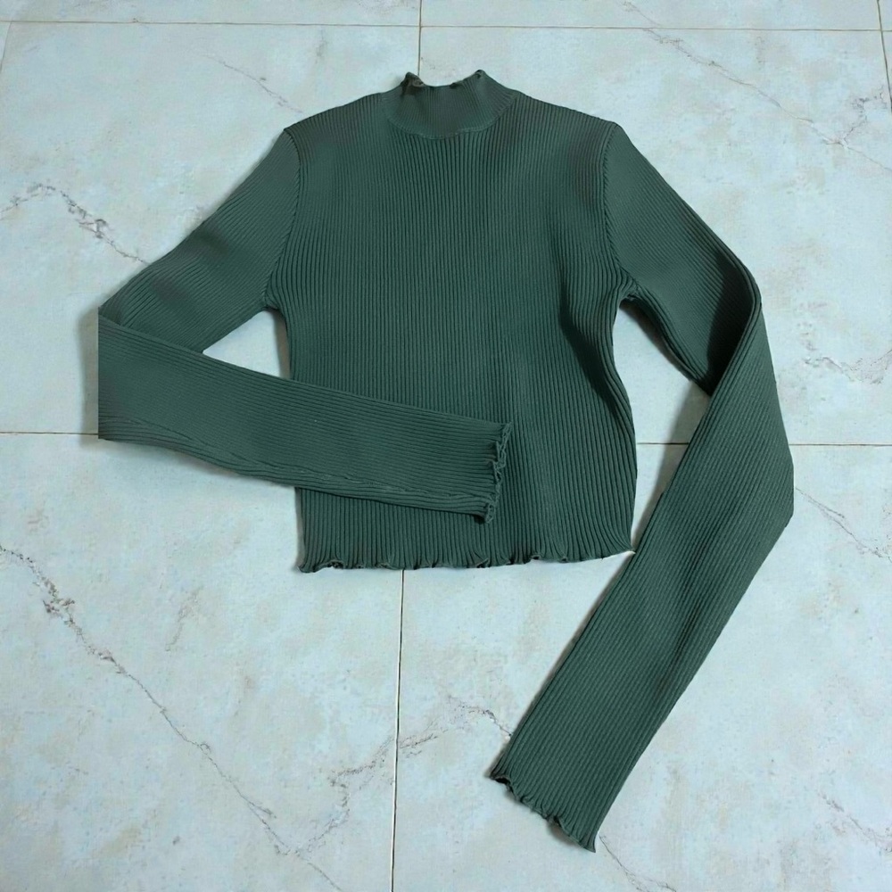 Vici Green Mock Turtle Neck Lettuce Trim Long Sleeve Sweater Top NWOT Small